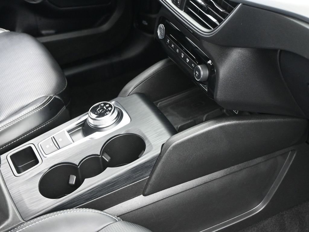 Used 2024 Ford Escape Platinum image 29