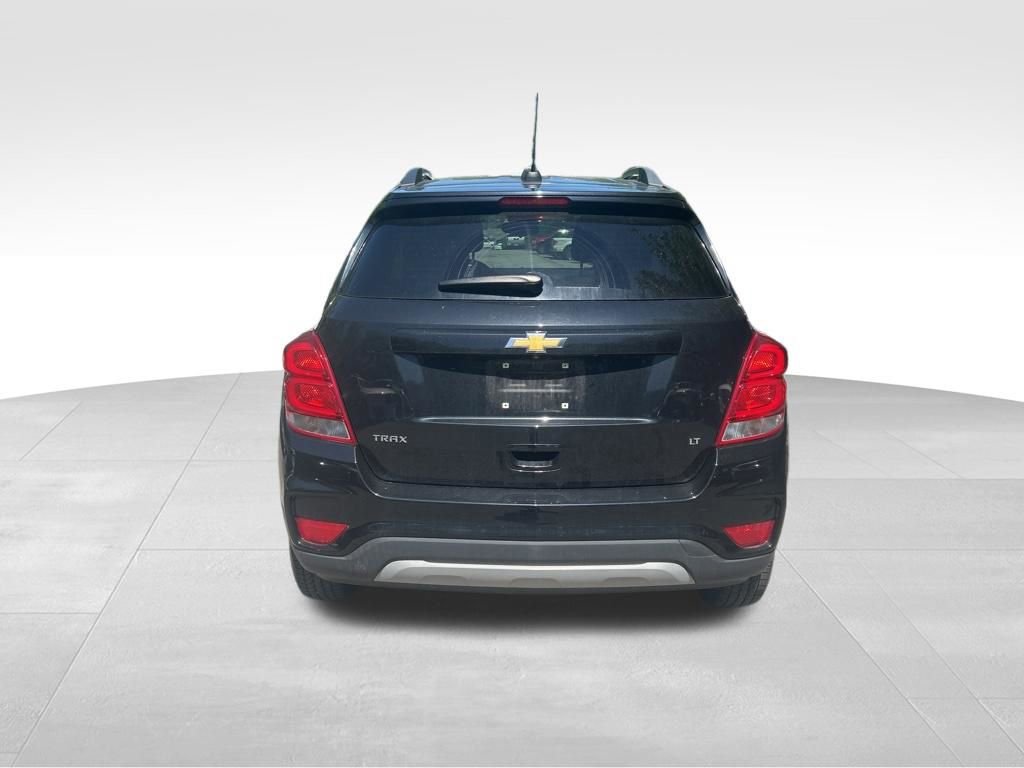 Used 2017 Chevrolet Trax LT w/ LT Convenience Package FWD image 4