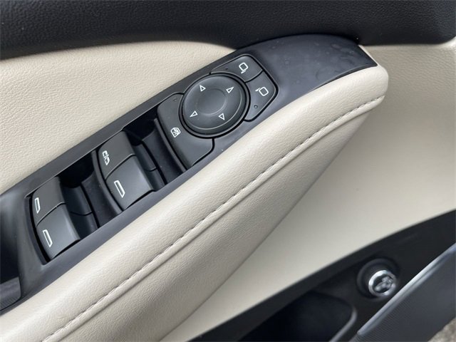 Used 2021 Buick Enclave Essence image 13