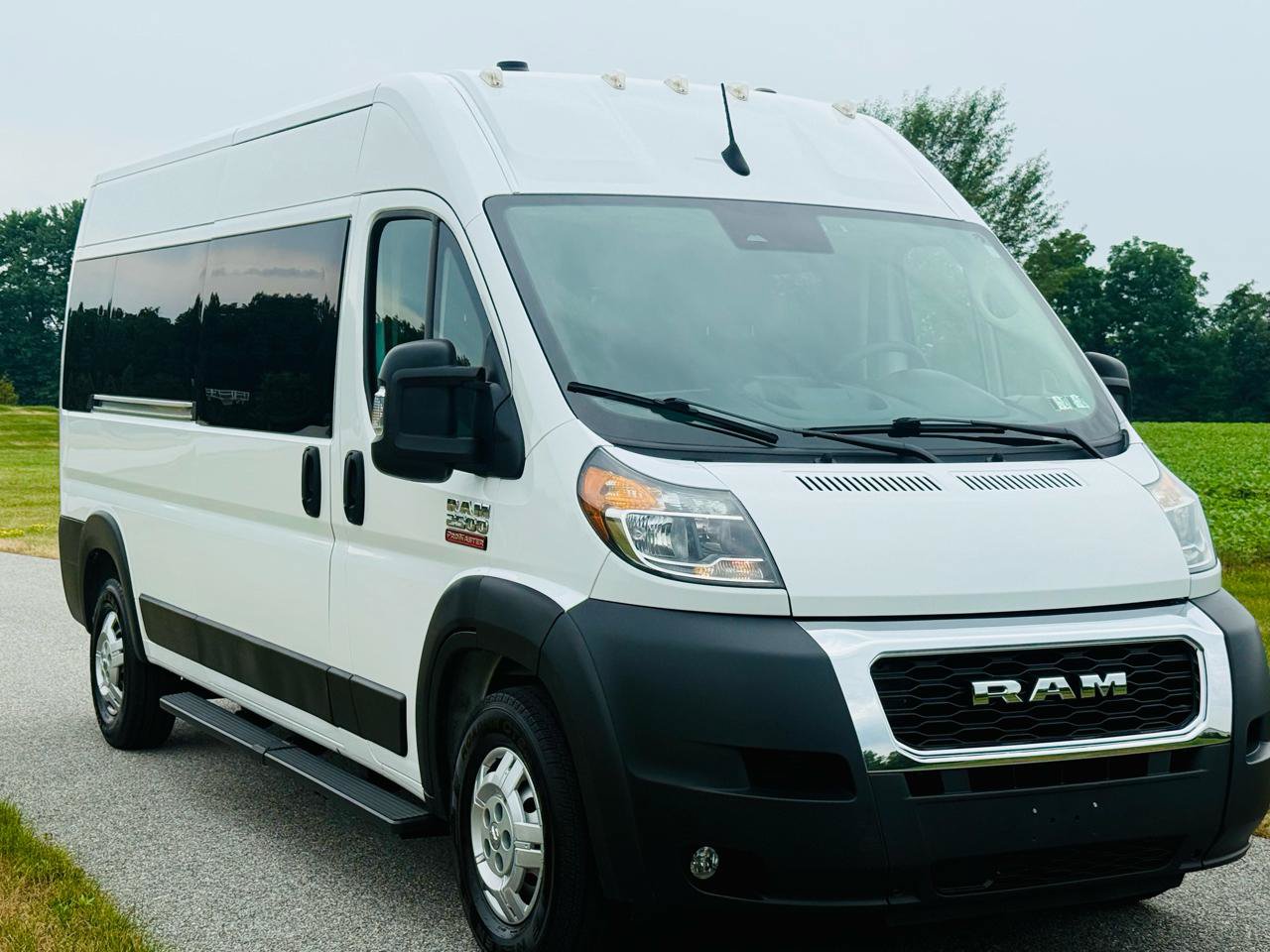 Used 2022 RAM ProMaster 2500 w/ Convenience Group FWD image 5