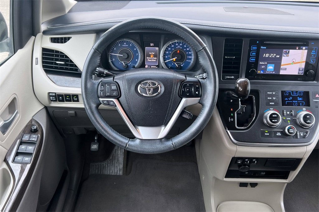 Certified 2017 Toyota Sienna Limited image 16