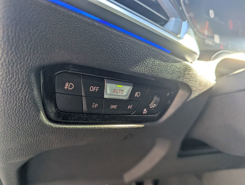 Used 2022 BMW 330i xDrive Sedan w/ M Sport Package image 16