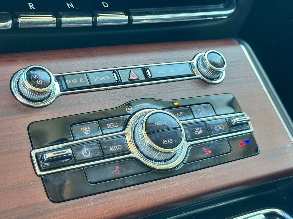 Used 2023 Lincoln Aviator Reserve image 21