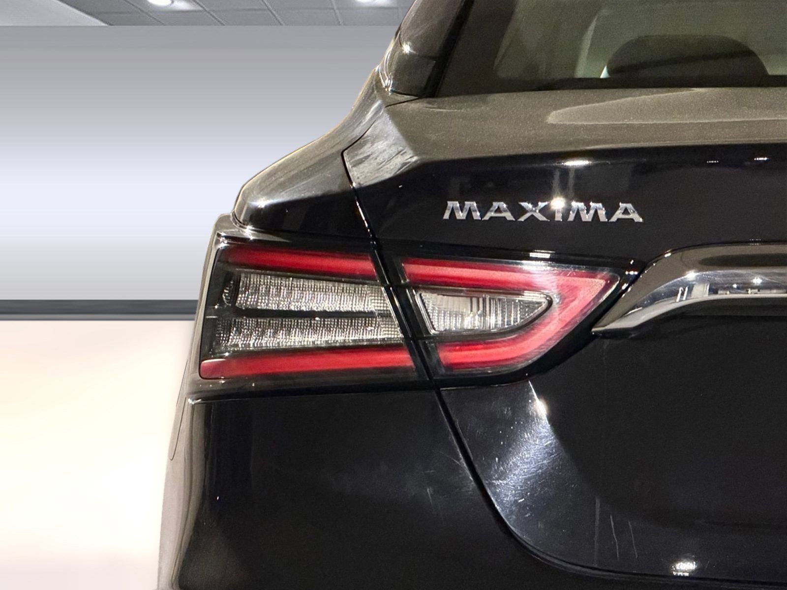 Used 2023 Nissan Maxima SV w/ Floor Mat Group FWD image 12