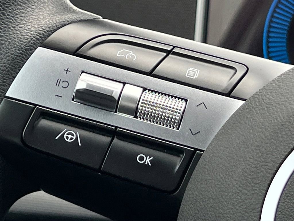 Used 2025 Hyundai Santa Cruz SEL FWD image 10