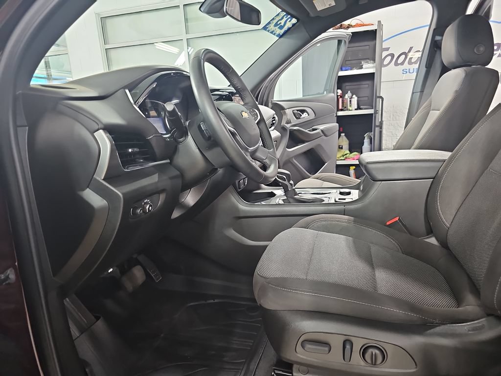Certified 2023 Chevrolet Traverse LT FWD image 22
