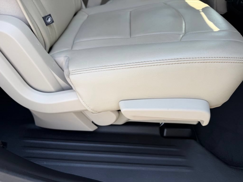 Used 2021 Buick Enclave Premium w/ Sun and Sites Package AWD/4WD image 36