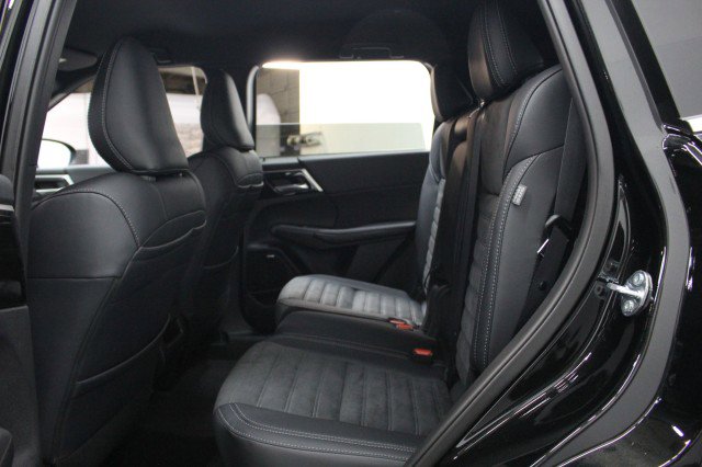 New 2026 Mitsubishi Outlander LE FWD image 24