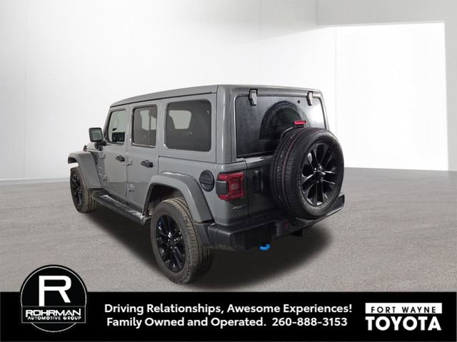 Used 2022 Jeep Wrangler Unlimited Sahara w/ Cold Weather Group image 10
