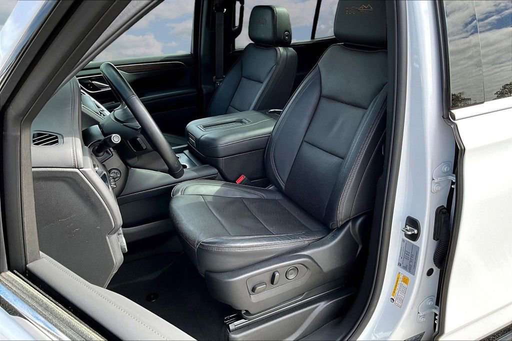 Used 2024 Chevrolet Tahoe High Country w/ Premium Package image 23