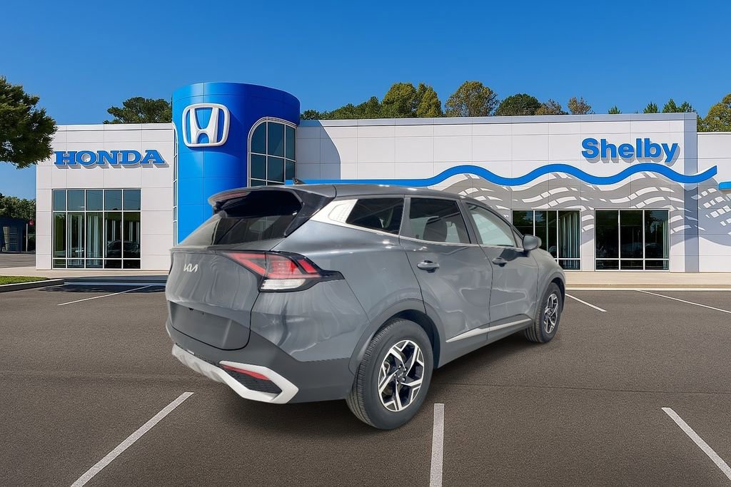 Used 2024 Kia Sportage LX image 8