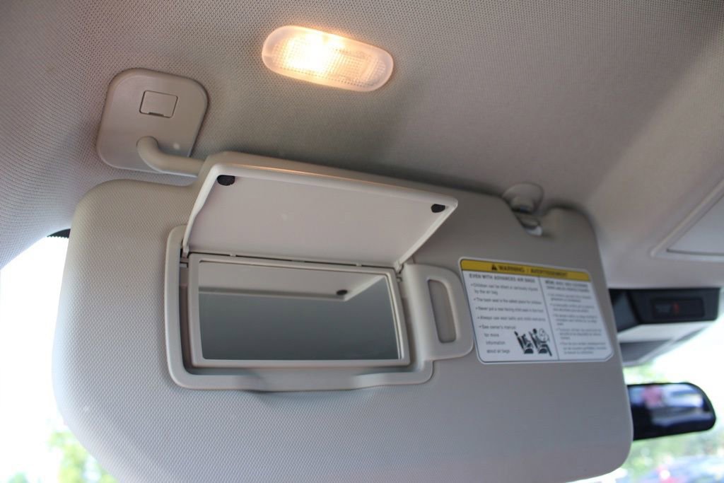 Used 2023 Nissan Rogue SV image 37