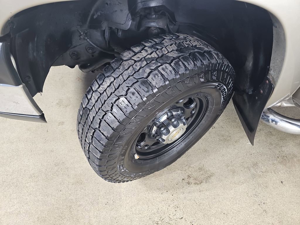 Used 2003 Chevrolet Silverado 2500 LS image 35