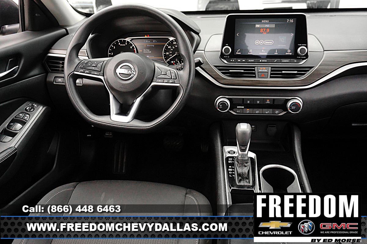 Used 2024 Nissan Altima 2.5 SV FWD image 15