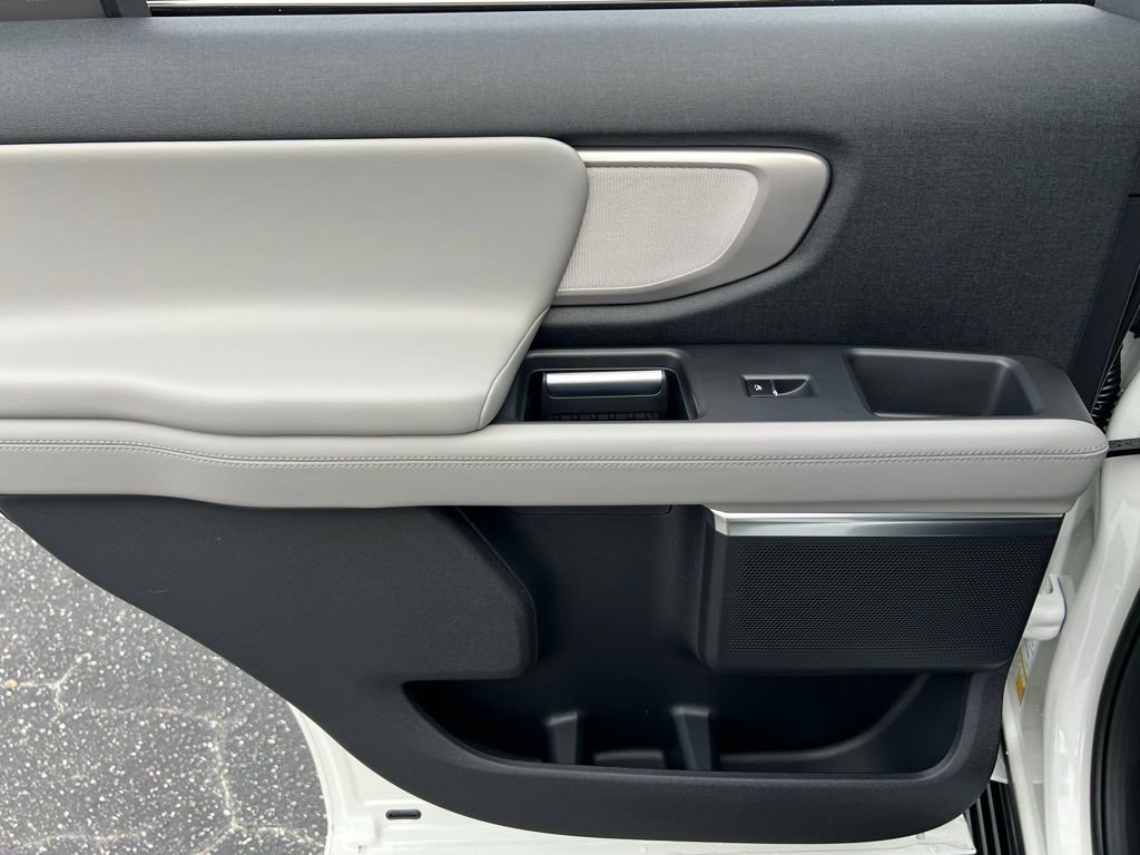 New 2026 Ford Expedition Active image 16