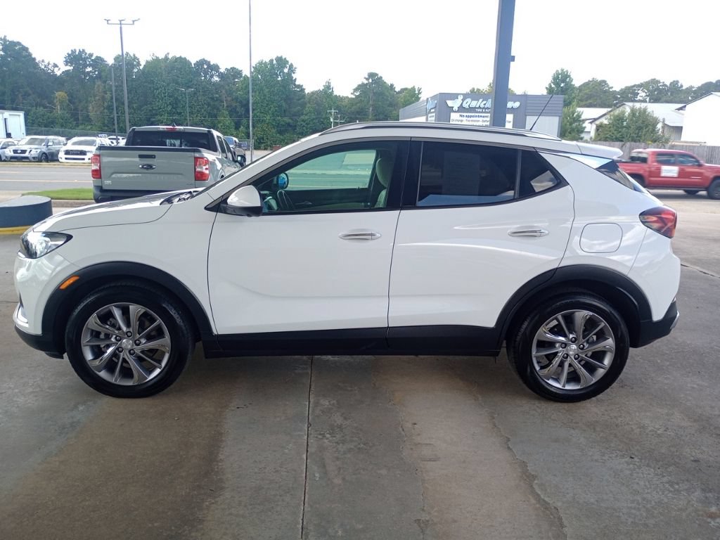 Used 2022 Buick Encore GX Essence w/ Advanced Technology Package FWD image 2