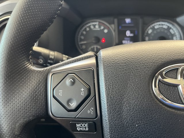 Used 2016 Toyota Tacoma TRD Sport RWD image 19