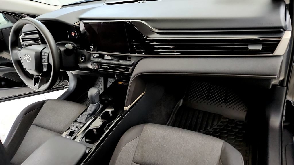 Used 2025 Toyota Camry LE FWD image 16