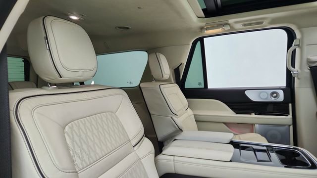 Used 2024 Lincoln Navigator L Black Label AWD/4WD image 25