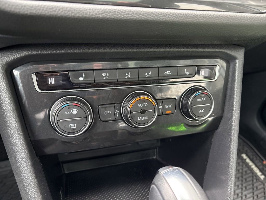 Used 2018 Volkswagen Tiguan SE w/ Panoramic Sunroof Package image 33