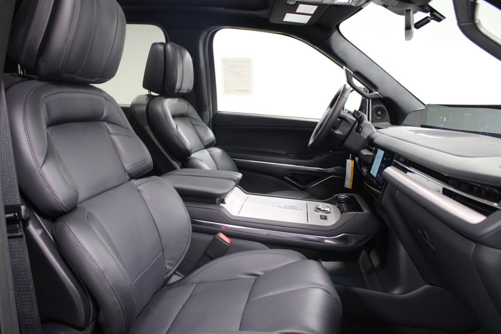 New 2026 Lincoln Navigator L Reserve w/ Jet Appearance Package AWD/4WD image 31
