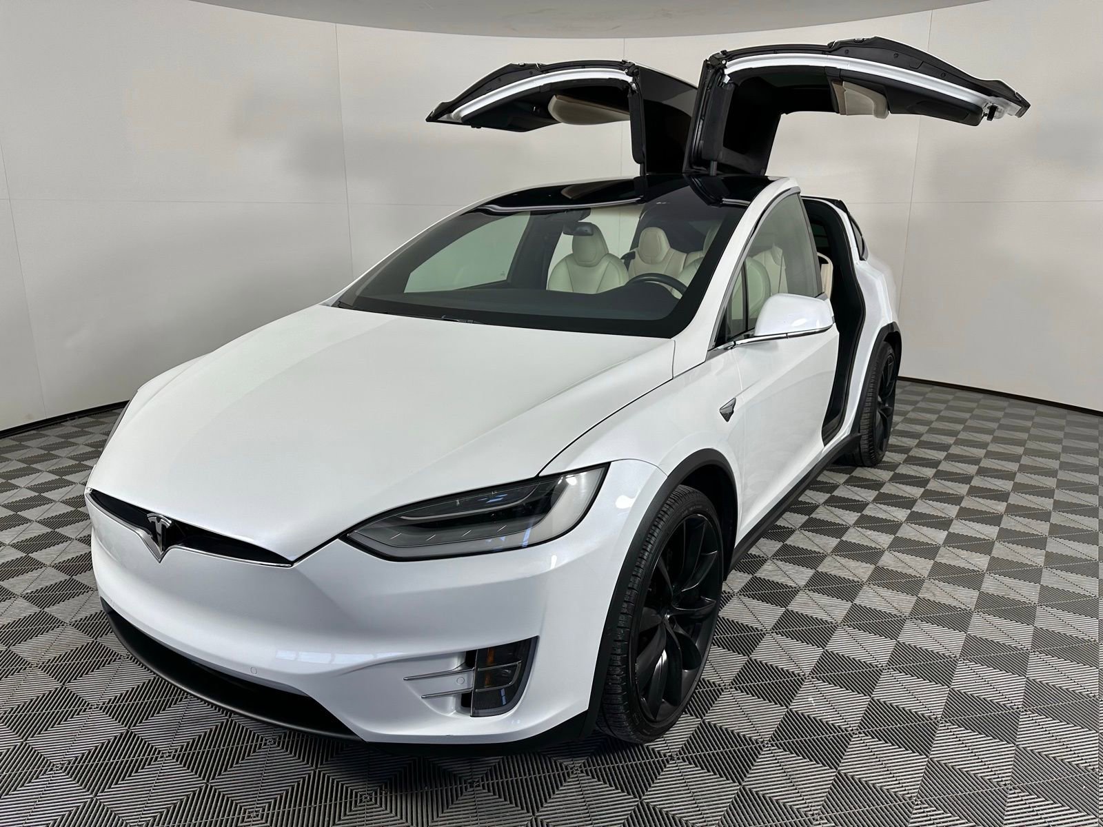 Used 2020 Tesla Model X Long Range image 37