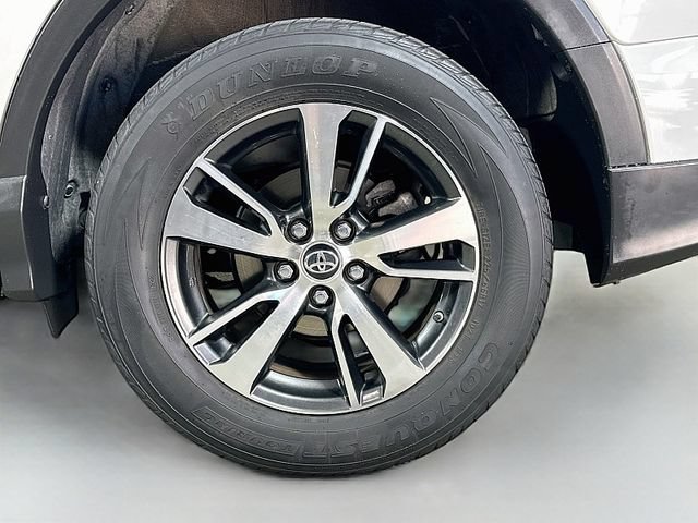 Used 2018 Toyota RAV4 XLE w/ Plus Extra Value Package AWD/4WD image 32
