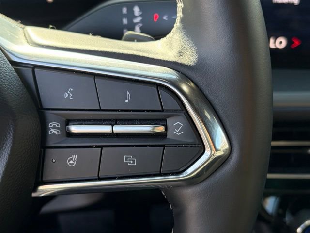 Used 2025 Chevrolet Traverse LT image 18