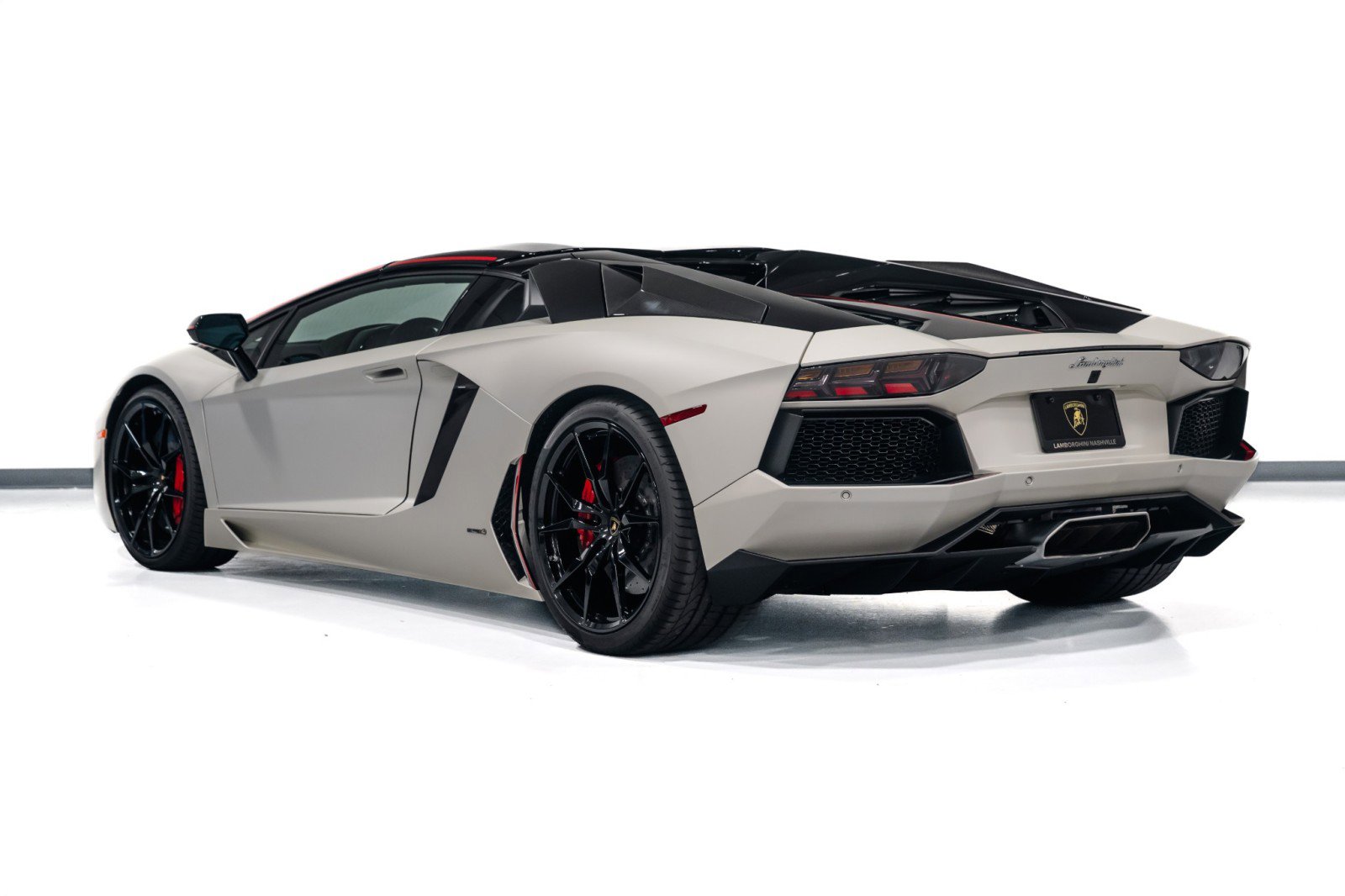 Used 2016 Lamborghini Aventador LP 700-4 image 6