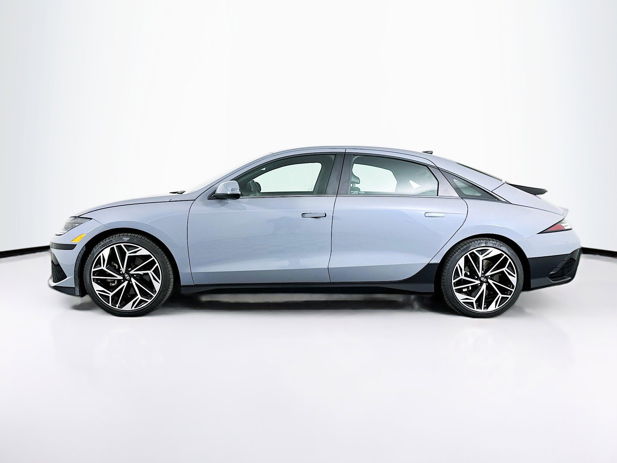 Used 2024 Hyundai Ioniq 6 SEL RWD image 4