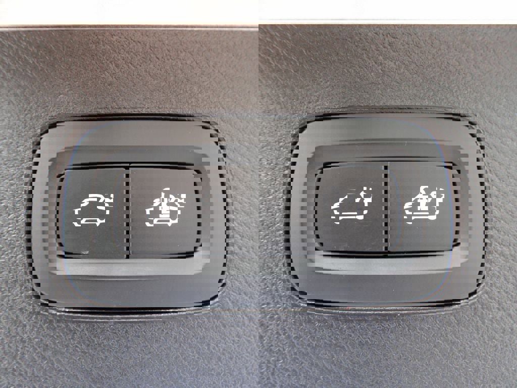 Certified 2024 Volvo XC90 B6 Plus w/ Protection Package Premier image 28