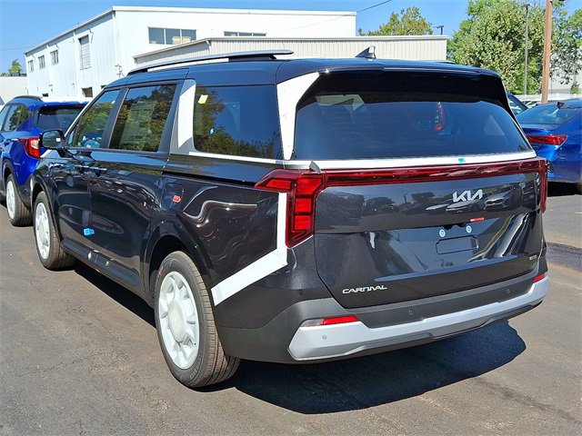 New 2026 Kia Carnival EX image 2