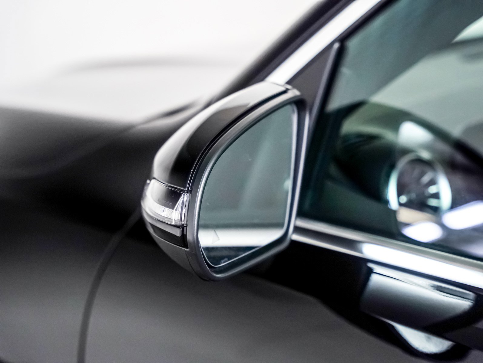 New 2025 Mercedes-Benz GLB 250 4MATIC image 25