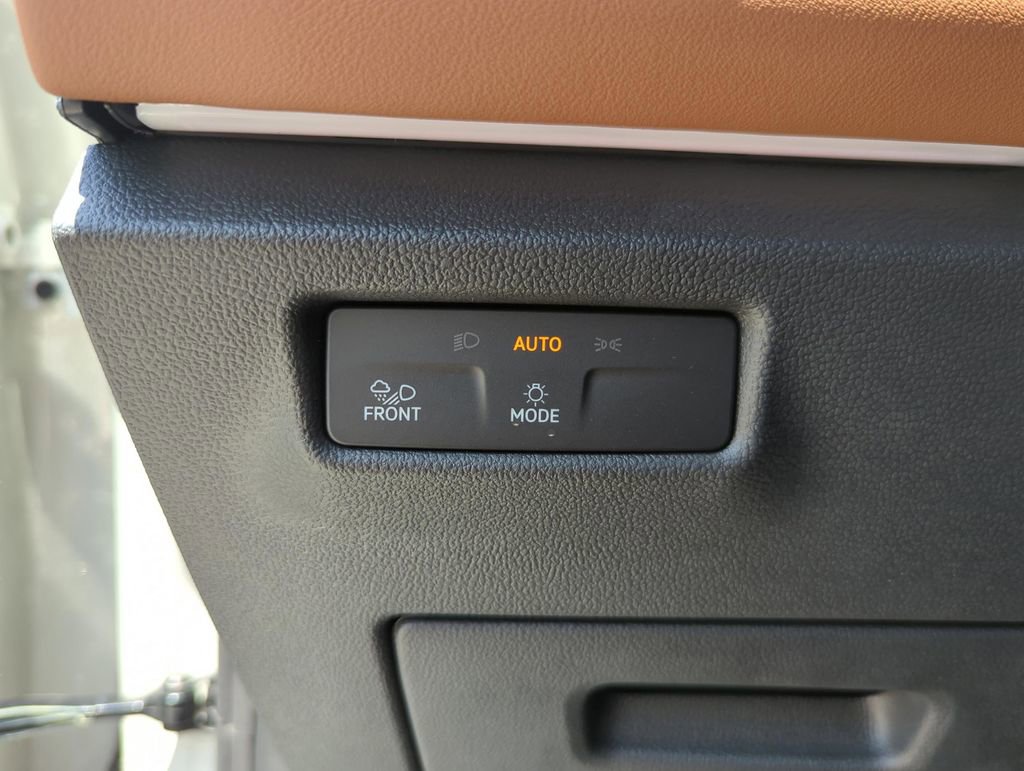 New 2026 Volkswagen Tiguan SEL R-Line AWD/4WD image 35