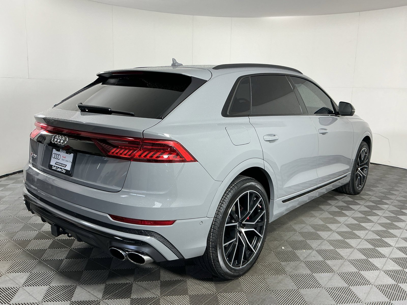 Used 2022 Audi SQ8 Prestige AWD/4WD image 8