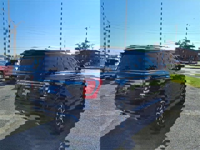 Used 2021 Ford Expedition XLT image 23