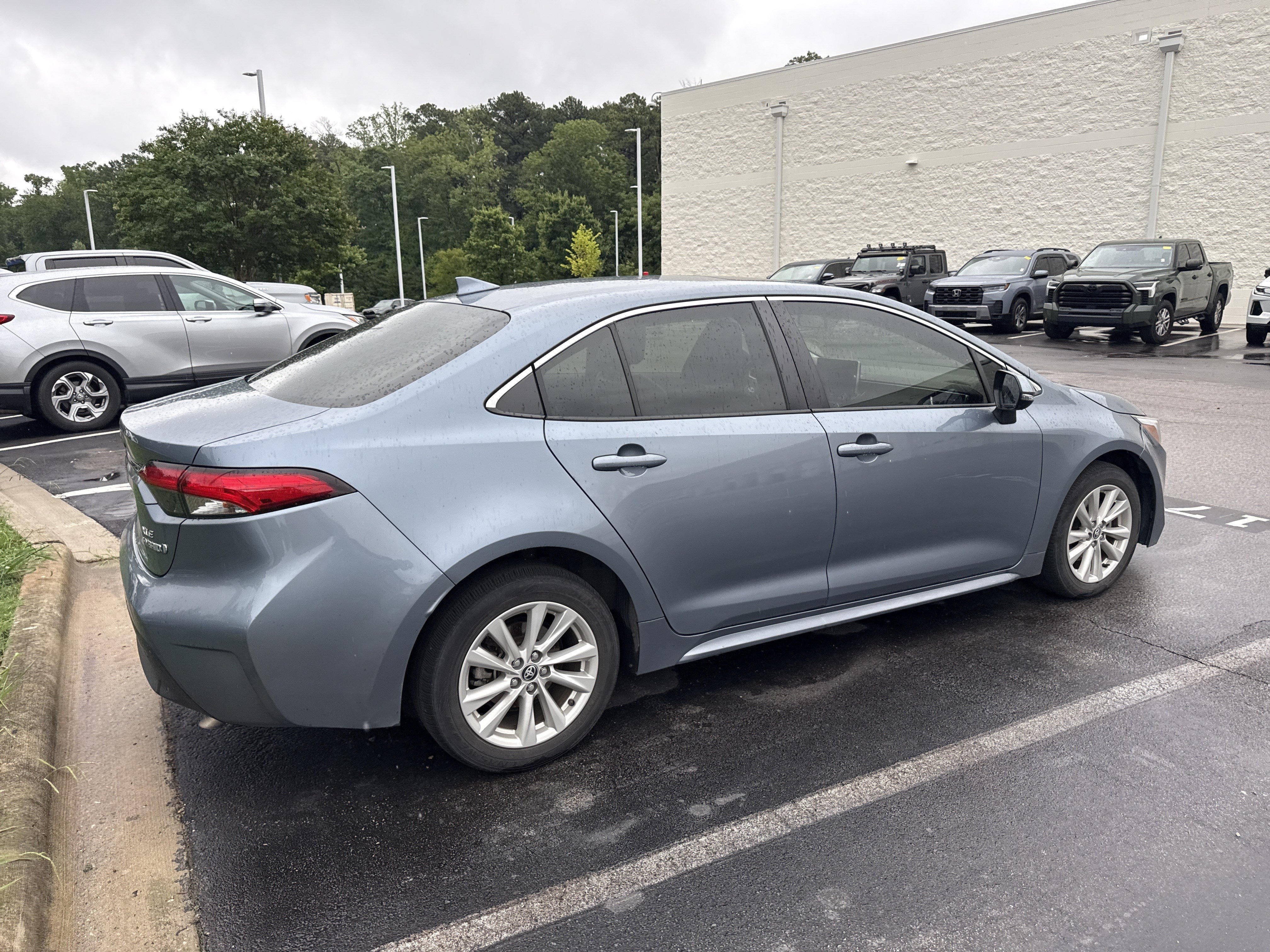 Used 2023 Toyota Corolla XLE FWD image 41