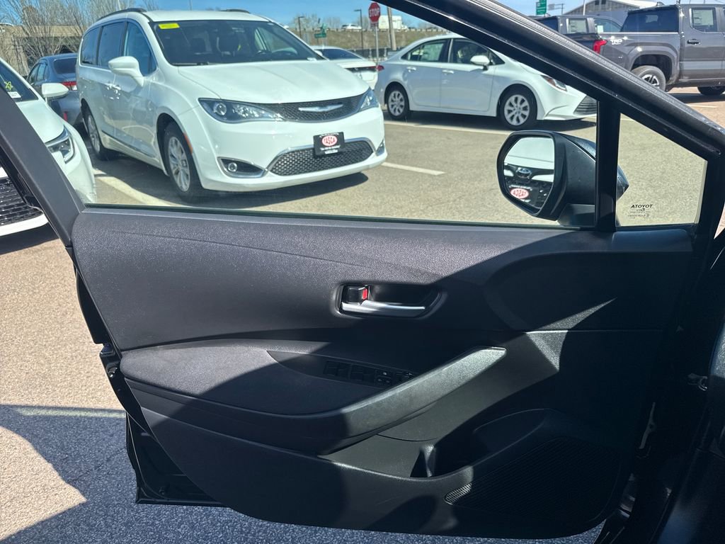 Used 2020 Toyota Corolla LE FWD image 31
