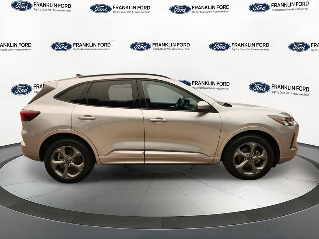 Used 2023 Ford Escape ST-Line Select AWD/4WD image 6