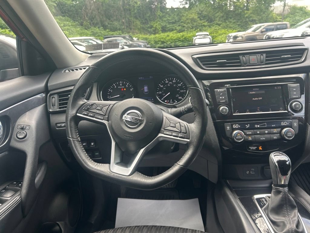 Used 2018 Nissan Rogue SV AWD/4WD image 14