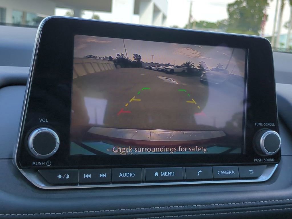 Certified 2025 Nissan Rogue SV image 21