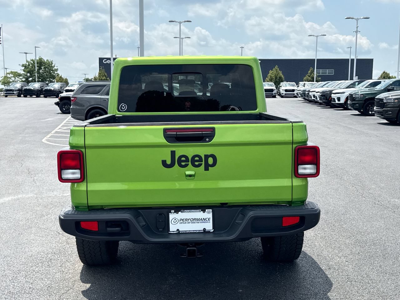 Used 2025 Jeep Gladiator Sport AWD/4WD image 4