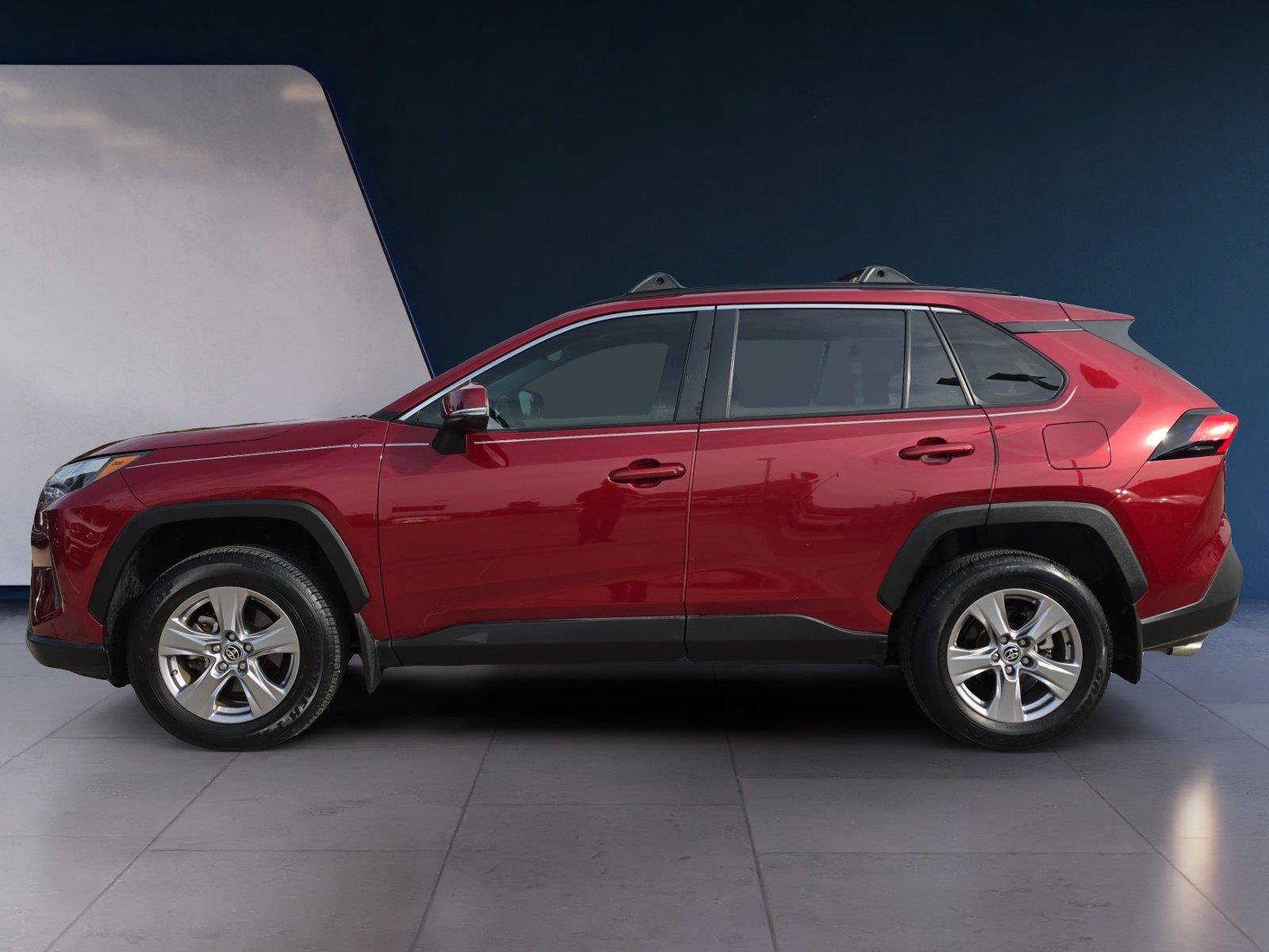 Used 2023 Toyota RAV4 XLE w/ Convenience Package FWD image 2