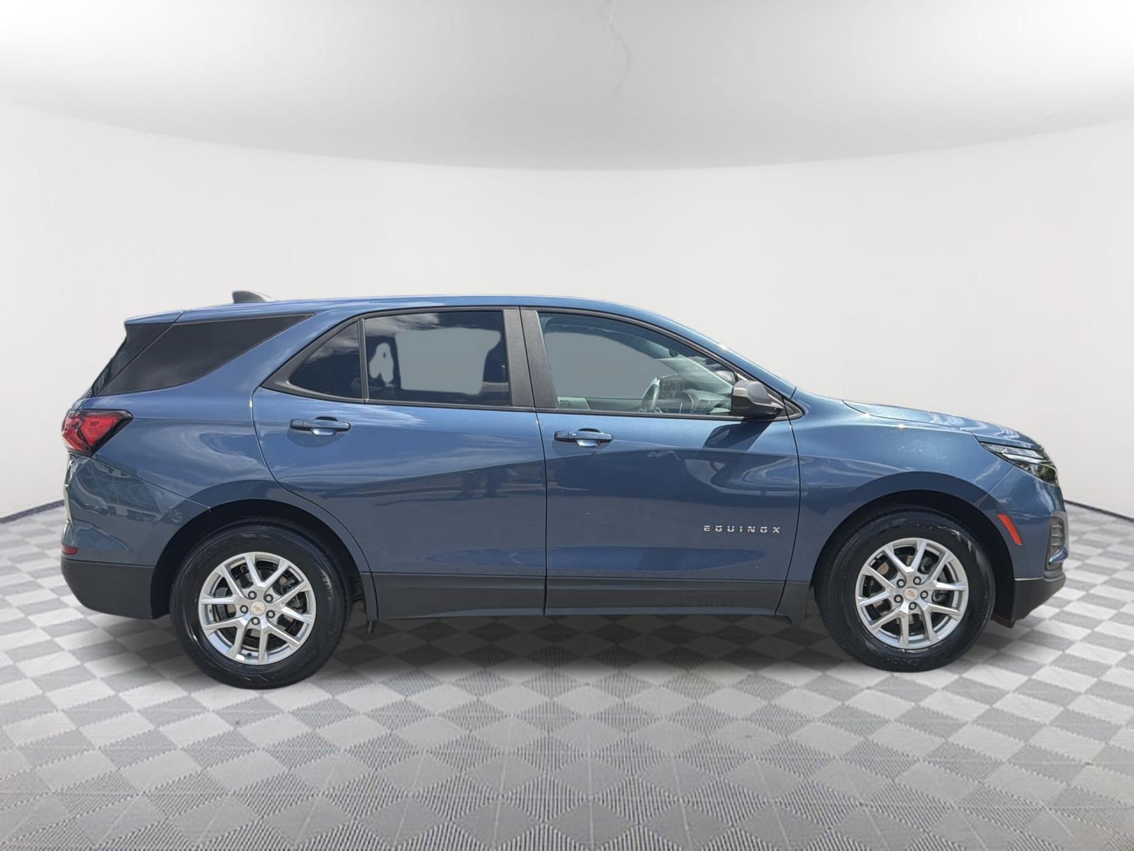 Used 2024 Chevrolet Equinox LS w/ LS Convenience Package FWD image 18