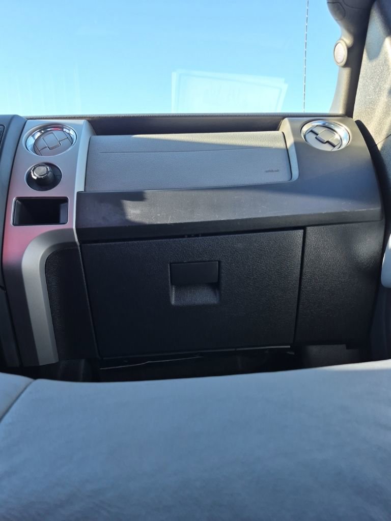 Used 2014 Ford F150 XLT w/ XLT Chrome Package RWD image 41