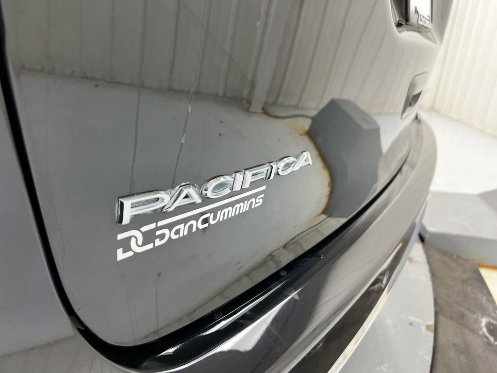Used 2023 Chrysler Pacifica Limited image 26