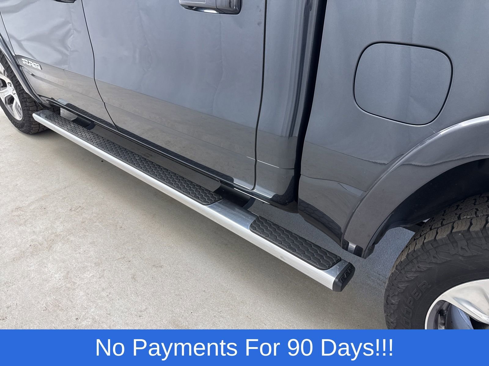 Used 2021 RAM 1500 Laramie w/ Sport Appearance Package image 6