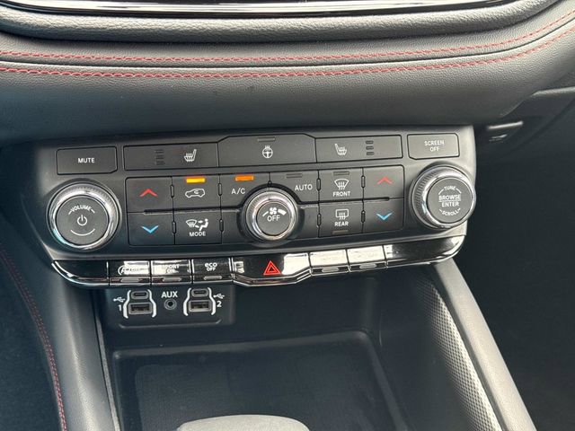 Used 2025 Dodge Durango GT AWD/4WD image 34