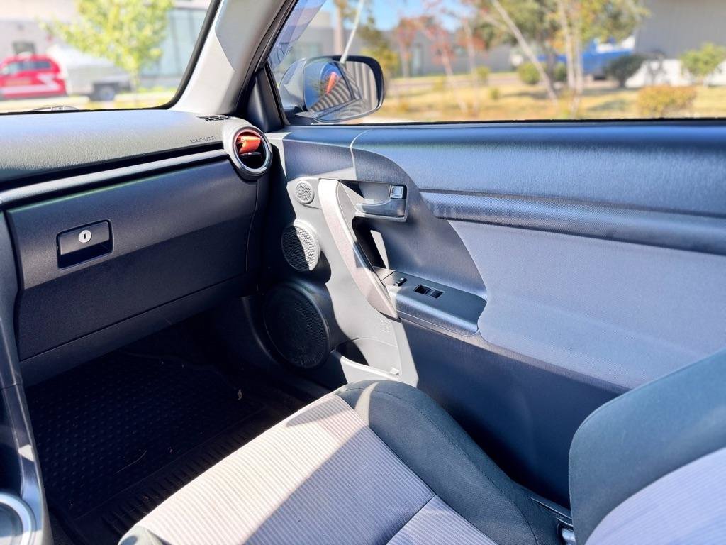 Used 2015 Scion tC FWD image 11