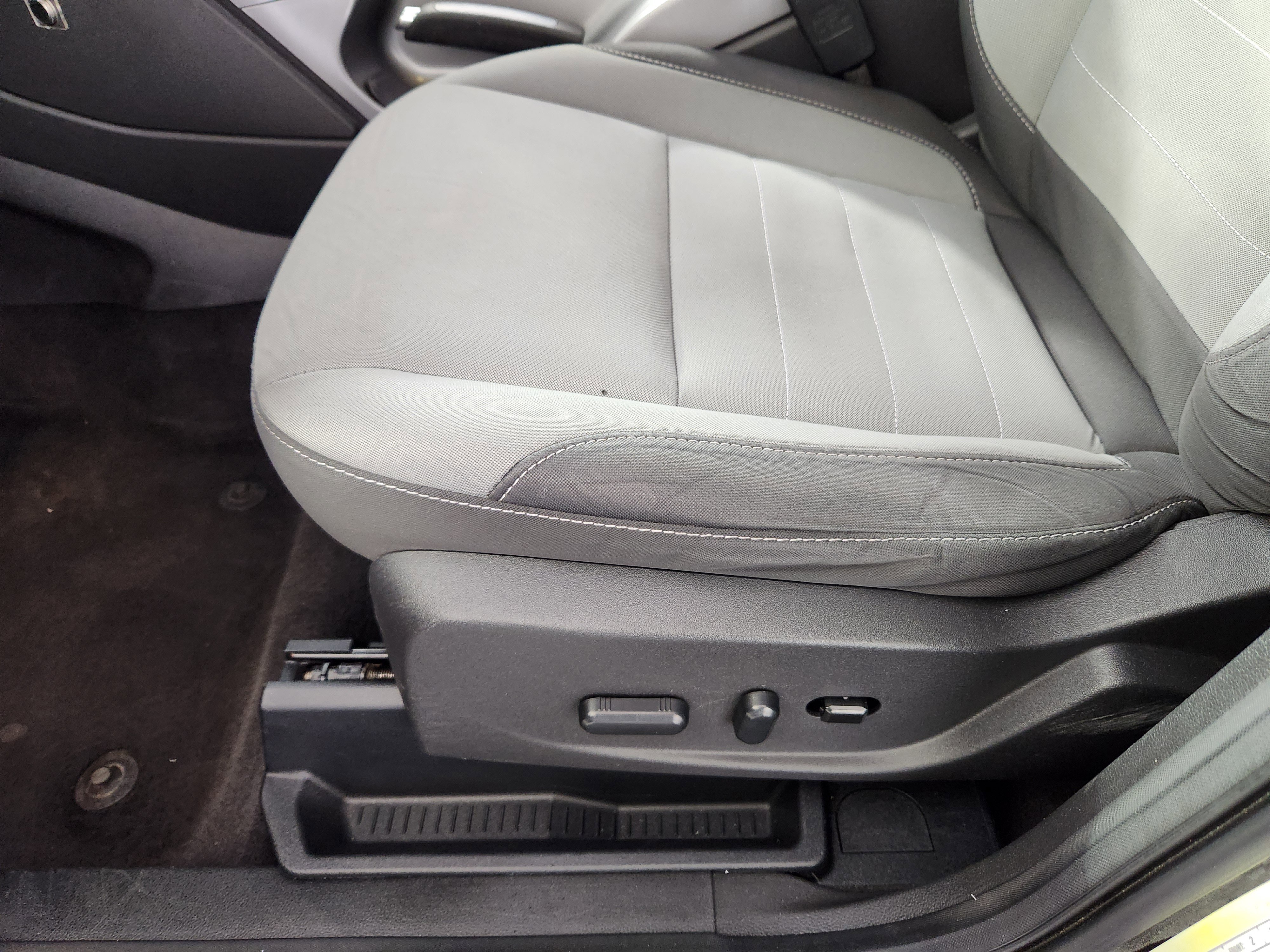 Used 2016 Ford Escape SE w/ Equipment Group 201A image 13